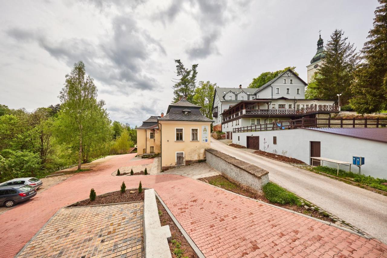 Hotel Auri Rudník Εξωτερικό φωτογραφία